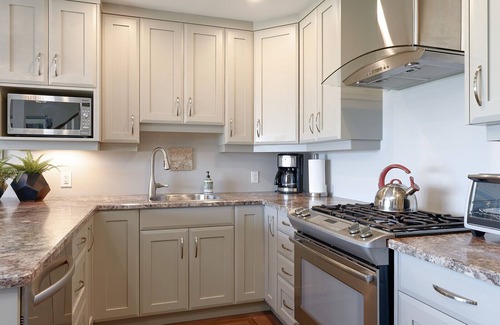 Regional District of Nanaimo House | Beautiful home with a view! Walk to Village, Beach, Golf and Trails