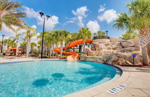 Loughman House | Beautiful Home w/Private Splash Pool in Solterra Resort!