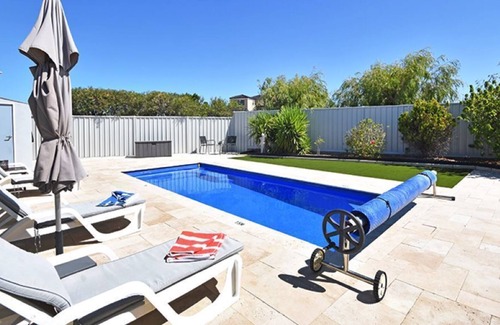 Currambine House | Beautiful home with pool and alfresco area