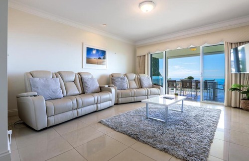 Eagle Heights Apartment | Beautiful Home with Breath-taking Views Mt Tamborine