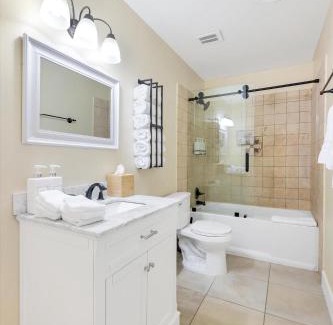Paradise House | Beautiful home with spa and golf