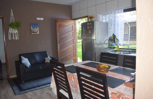Morretes Cottage | Beautiful House! Enjoy nature and cool off in the pool.