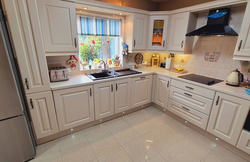 Coolaney House | Beautiful House in Co. Sligo with Private Bar, Pool Table & Guided Minivan Tours