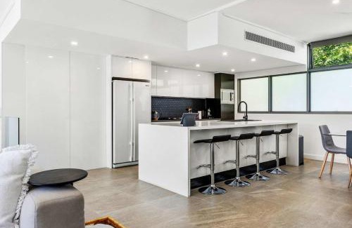 Glebe Apartment | Beautiful House in Glebe with Two-Car Garage