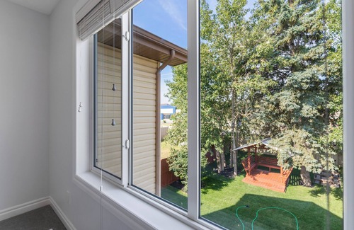 Bridlewood House | Beautiful house in SW Calgary /entire house with full privacy