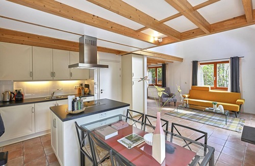 Rekem House | Beautiful house in the woods on park by water