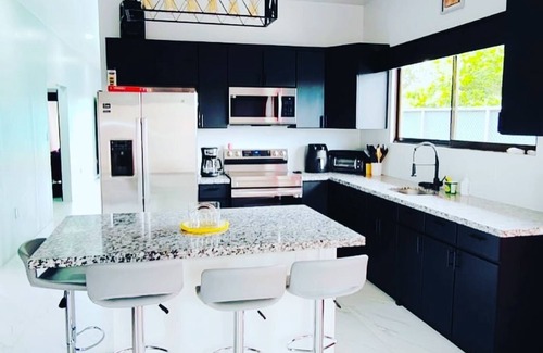 La Fortuna Cabin | Beautiful House totally equipped. Pet Friendly. 5min away from all attractions