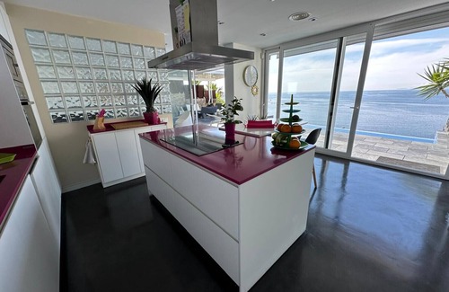 Almadraba-Canyelles Ski Chalet | Beautiful house with swimming pool and sea view AV-46