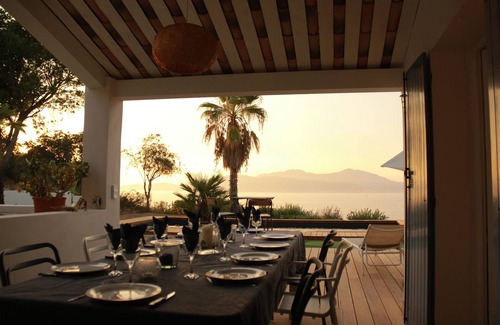 Pietrosella Villa | Beautiful house with blue shutters 5 bedrooms, Heated swimming pool, Terrace