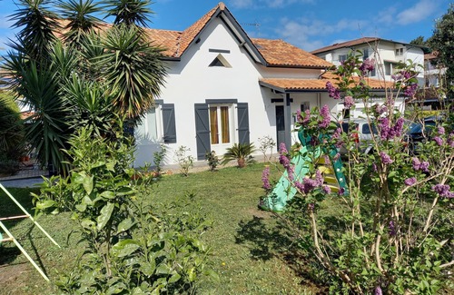 Anglet House | Beautiful house with heated pool close to beaches and shops