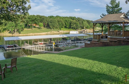 Grove House | Beautiful House with Pool and Playground and Waterfront Access