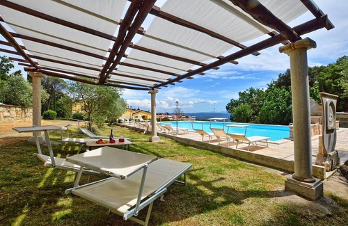 Monteverdi Marittimo Apartment | Beautiful apartment for 6 people with pool