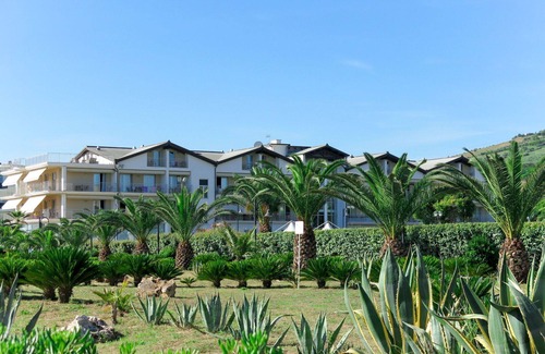 Roseto degli Abruzzi Apartment | Beautiful apartment for 4 people with A/C, pool, internet, TV, terrace and pets allowed