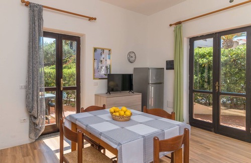 Capo Testa Apartment | Beautiful apartment for 4 people with A/C, TV, terrace, pets allowed and parking