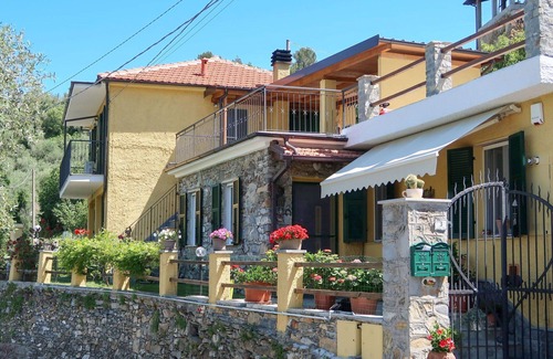 Villanova d'Albenga Apartment | Beautiful apartment for 6 guests with WIFI, A/C, TV and terrace