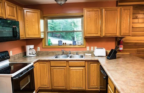 Rogers Cabin | Beautiful lake cabin, relaxing spot to get-a-way and enjoy a fantastic view.