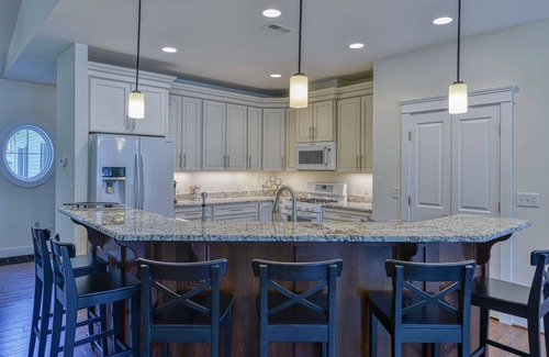 Mineral House | Beautiful Lake Front Large Enough For The Entire Extended Family