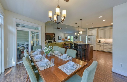 Mineral House | Beautiful Lake Front Large Enough For The Entire Extended Family