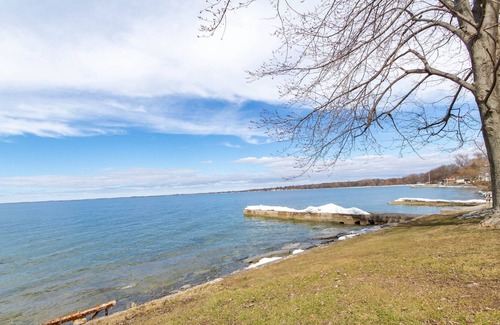 Limerick House | Beautiful Lake House on Lake Ontario