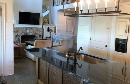 Tallassee House | Beautiful Lake Martin 5 br—Great Central Location