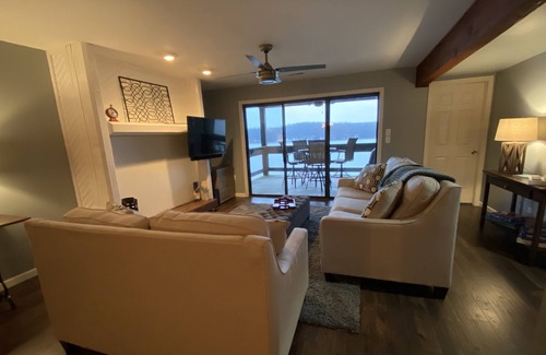 Osage Beach Condo | Beautiful lake view at the Knolls - 3 bedroom 3 bath condo