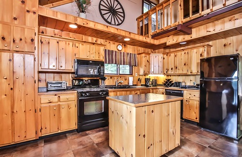 Minocqua Cabin | Beautiful Lakefront Cabin on PRIVATE Mercer Lake! Endless 4 Season Fun!