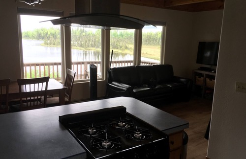 Ridgeway House | Beautiful Lakefront Property Minutes From The Kenai River And Soldotna