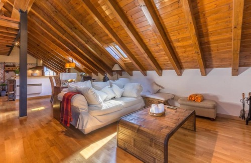 Roni Apartment | Beautiful Loft in Roní - Near Port Ainé ski slopes