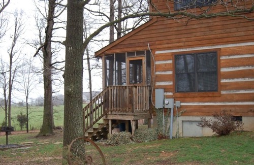 Luray Cabin | Beautiful Log Cabin with Gorgeous Mountain Views