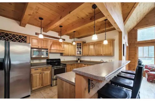 Onekama House | Beautiful Log Lodge Retreat near Beach, Dunes, Golf