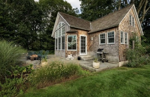 Guilford Cottage | Beautiful Long Island Sound Direct Waterfront Cottage, private beach.
