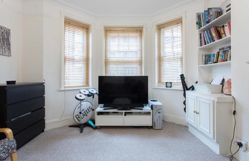 St. Johns Wood Apartment | Beautiful Luxury Flat In Historic St John's Wood!