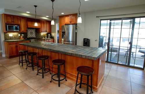 Temecula House | Beautiful Meadow Pool Home- surrounded by hiking trails, 10mins to Wine Country!