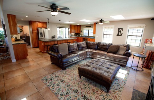 Temecula House | Beautiful Meadow Pool Home- surrounded by hiking trails, 10mins to Wine Country!