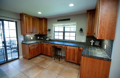 Temecula House | Beautiful Meadow Pool Home- surrounded by hiking trails, 10mins to Wine Country!
