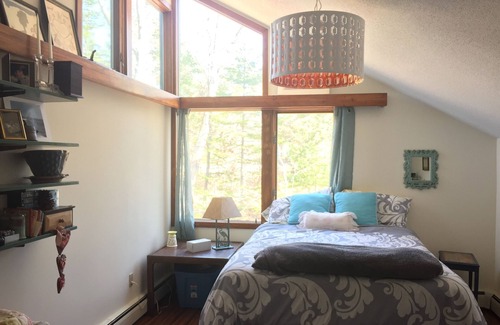 Cape Elizabeth House | Beautiful midcentury modern, blocks from beach, hot tub, sleeps 10!