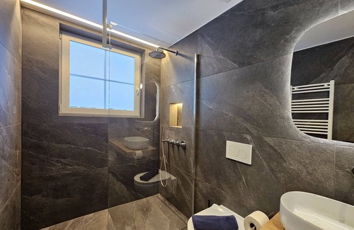 Saas-Fee Apartment | Beautiful & modern flat in Haus Silberdistel for 12 people
