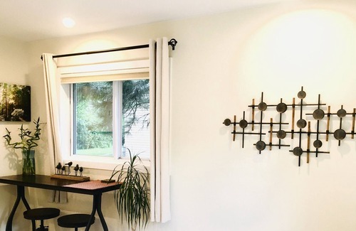 Martin Acres Apartment | Beautiful modern studio 10 min. from major hiking areas and downtown Boulder