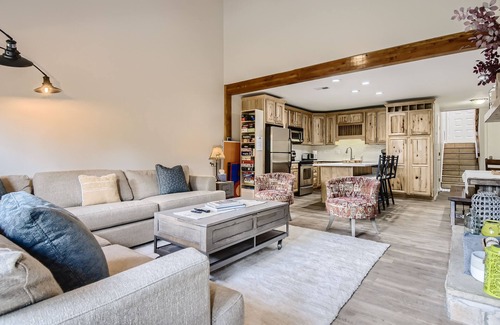 Wildernest Condo | Beautiful mountain condo in Silverthorne, sleeps 8 max, community pool/hot tub