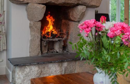 Newry House | Beautiful mountain views & private hot tub