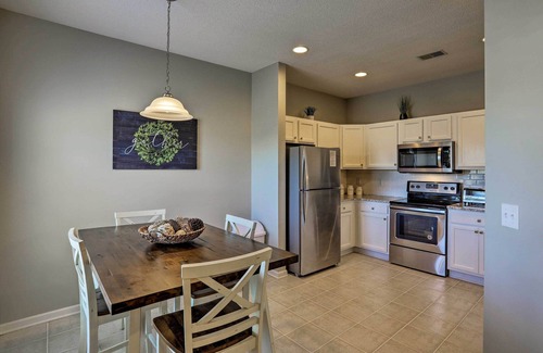 Red Hill Condo | Beautiful Myrtle Beach Condo on Golf Course w/Pool