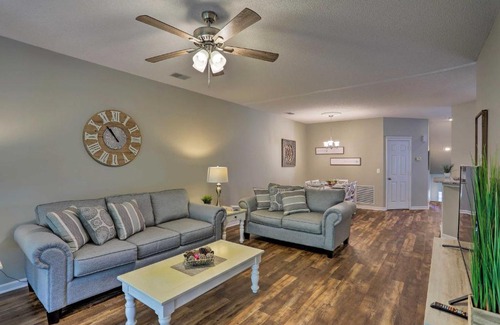 Red Hill Apartment | Beautiful Myrtle Beach Condo on Golf Course with Pool