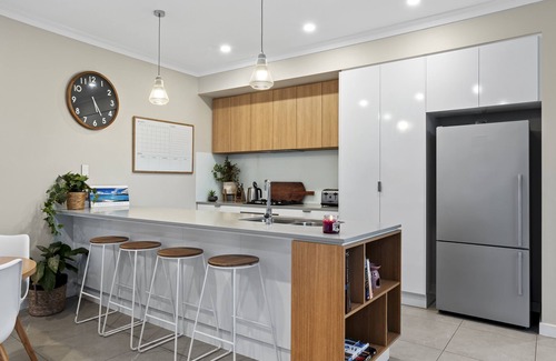 Christies Beach House | Beautiful new house only 5 minutes walk to the beach!