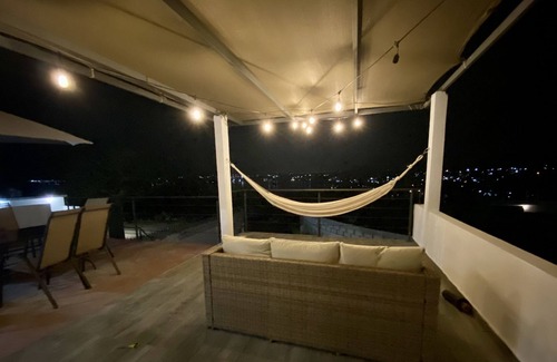 Buenavista de Cuellar House | Beautiful new house with private pool and lake view