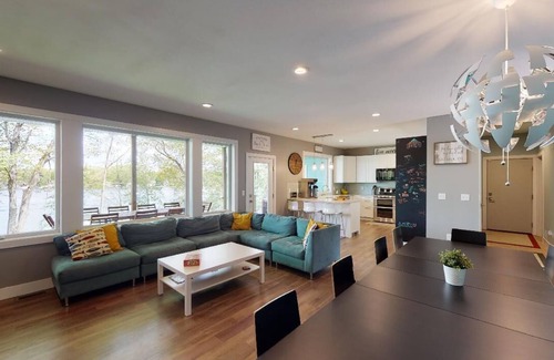 Grant House | Beautiful New Lake House: Perfect For Extended Family Vacation