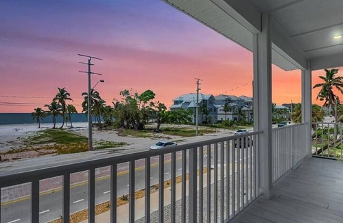 Fort Myers Beach House | Beautiful New Build Home steps from the beach, Private Pool, Awesome Gulf views!