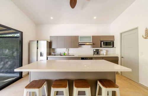 Coco House | Beautiful newily built home close to Playas del Coco and Playa Ocotal