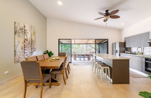 Coco House | Beautiful newily built home close to Playas del Coco and Playa Ocotal