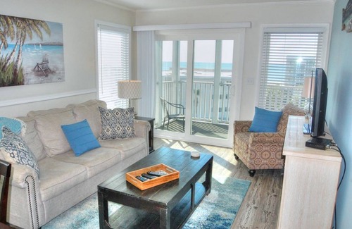 Myrtle Beach Condo | Beautiful Ocean views from this 2nd row condo. - Pelican Landing 312