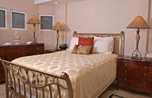 Maxwell House | Beautiful Ocean front Property